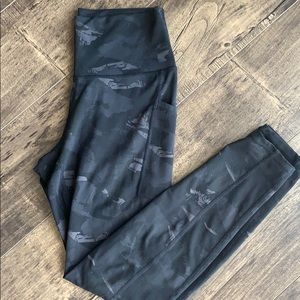 Black Camo Leggings, size small